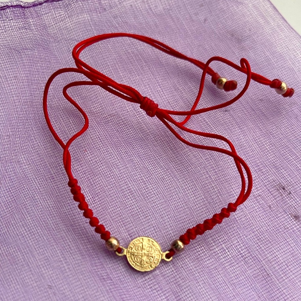 Mother Mary Pull String Bracelet